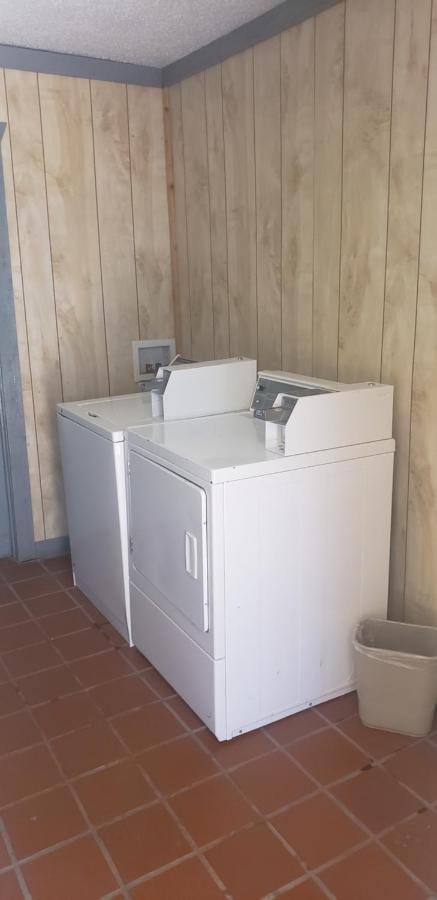 Gold Key Inn Brady Екстер'єр фото