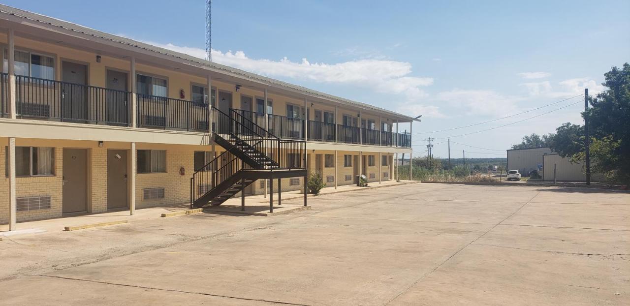 Gold Key Inn Brady Екстер'єр фото