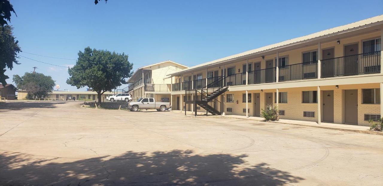 Gold Key Inn Brady Екстер'єр фото