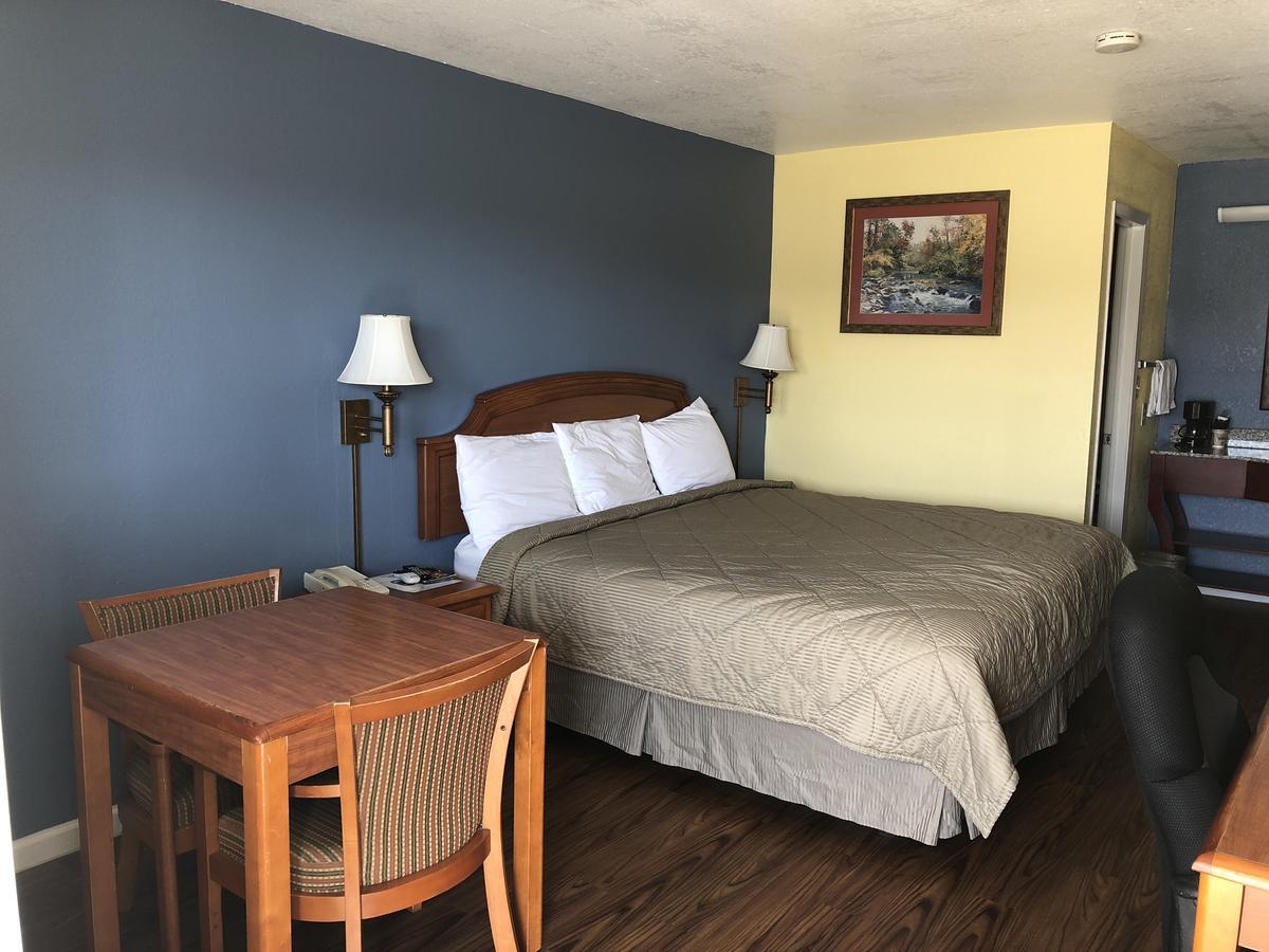Gold Key Inn Brady Екстер'єр фото