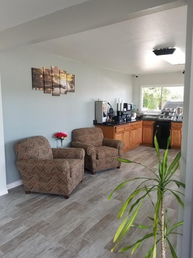 Gold Key Inn Brady Екстер'єр фото