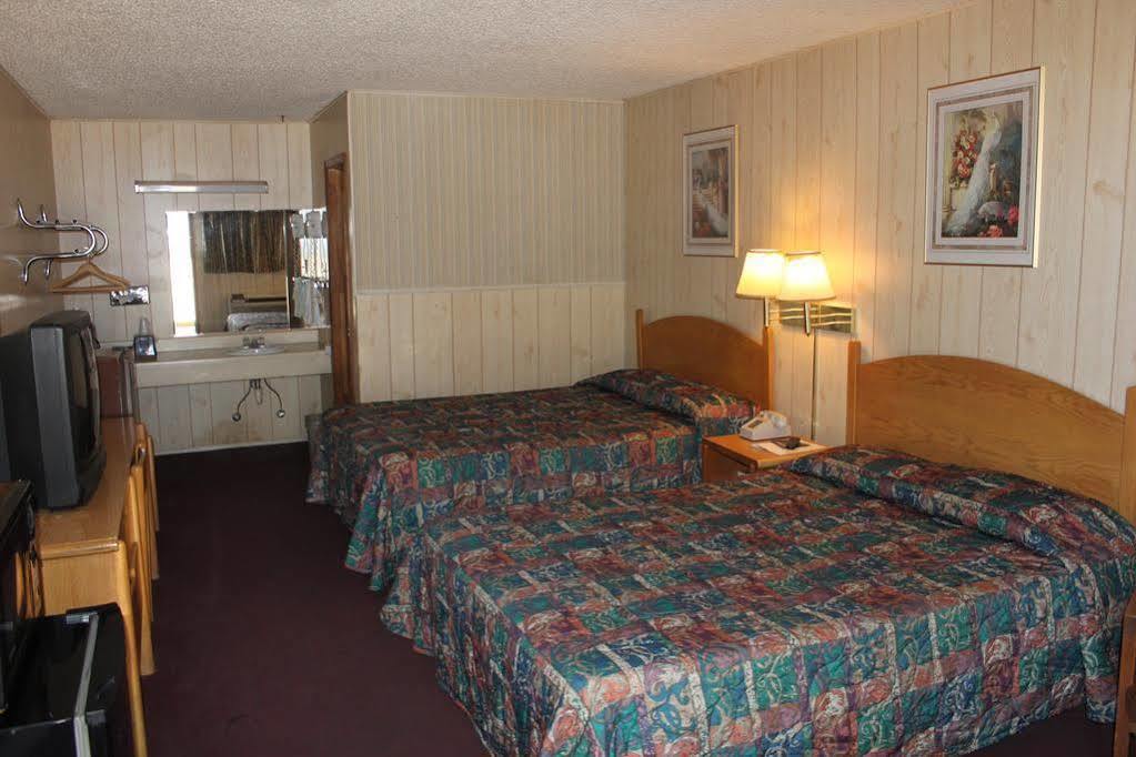 Gold Key Inn Brady Екстер'єр фото